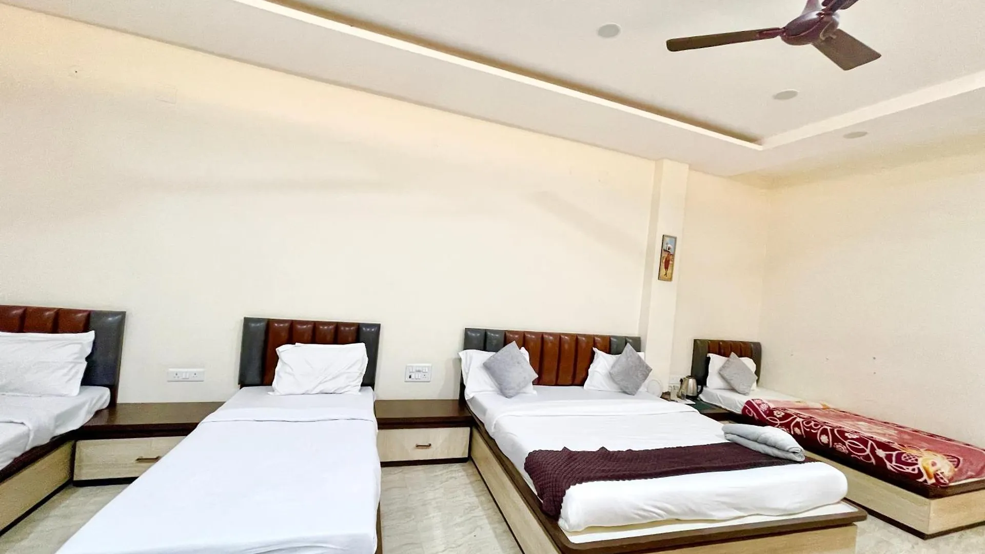 Hotel Akay Guest House ! Varanasi Fully Air Conditioned Room With Free Wifi, Near Shri Kashi Vishwanath Temple And Ganga Ghat India