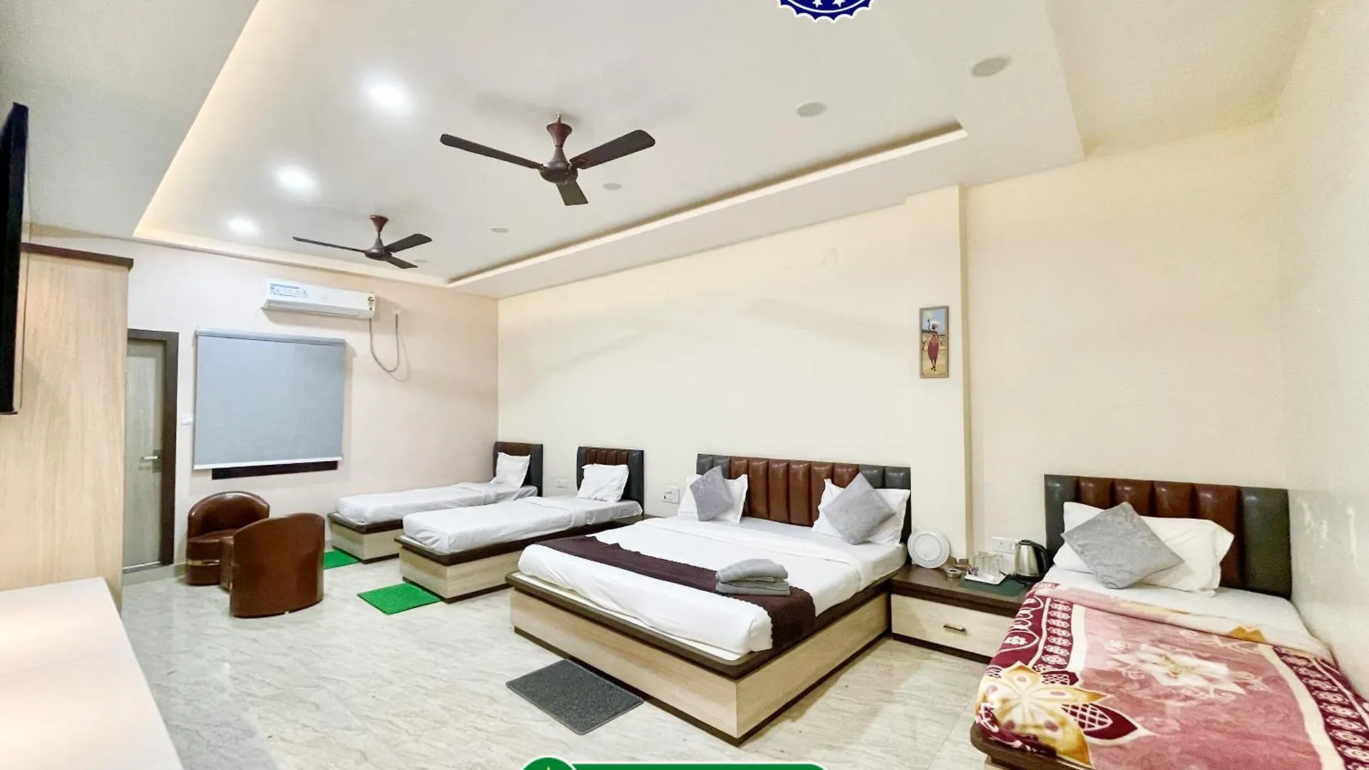 Hotel Akay Guest House ! Varanasi Fully Air Conditioned Room With Free Wifi, Near Shri Kashi Vishwanath Temple And Ganga Ghat